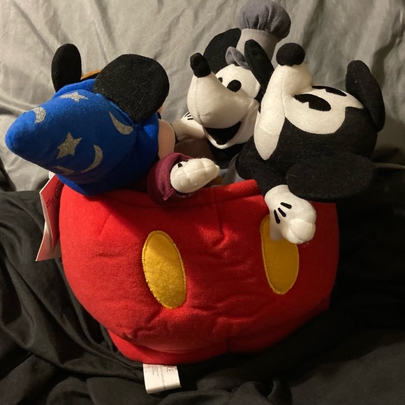 NWT EXCLUSIVE MICKEY MOUSE 70TH ANNIVERSARY PLUSH BEAN BAG SET OF FOUR - Picture 4 of 4